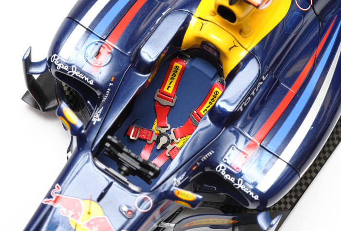 โมเดลรถแข่งฟอร์มูล่าวัน กระทิงแดง Red Bull Racing Renault RB6 1/20