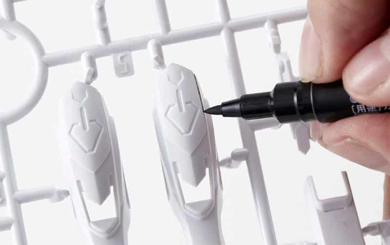 ปากกาตัดเส้น Gundam Marker
